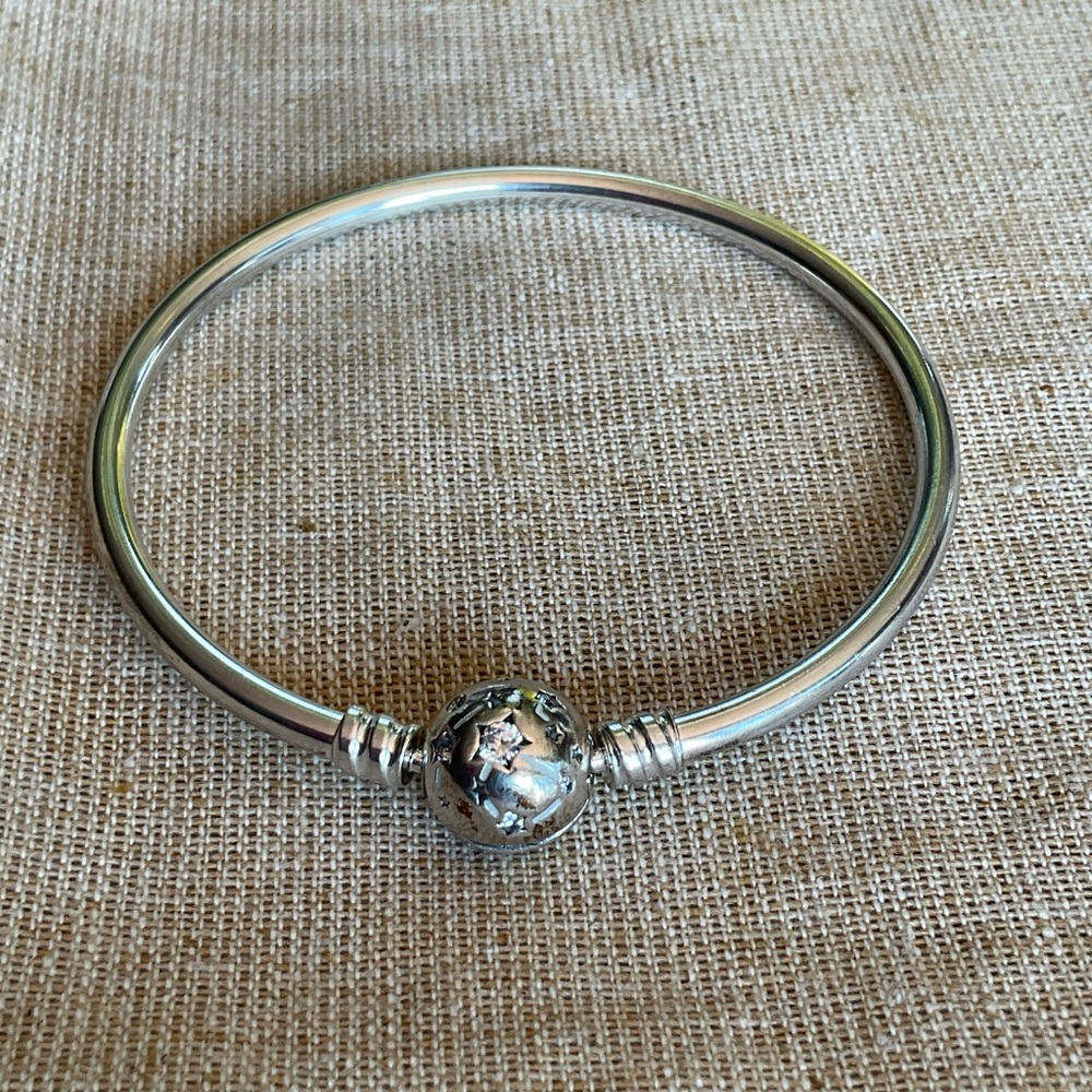 Pandora star and galaxy bangl PANDORA Moments Stars & Galaxy Bangle-590009C0 - Picture 16 of 16